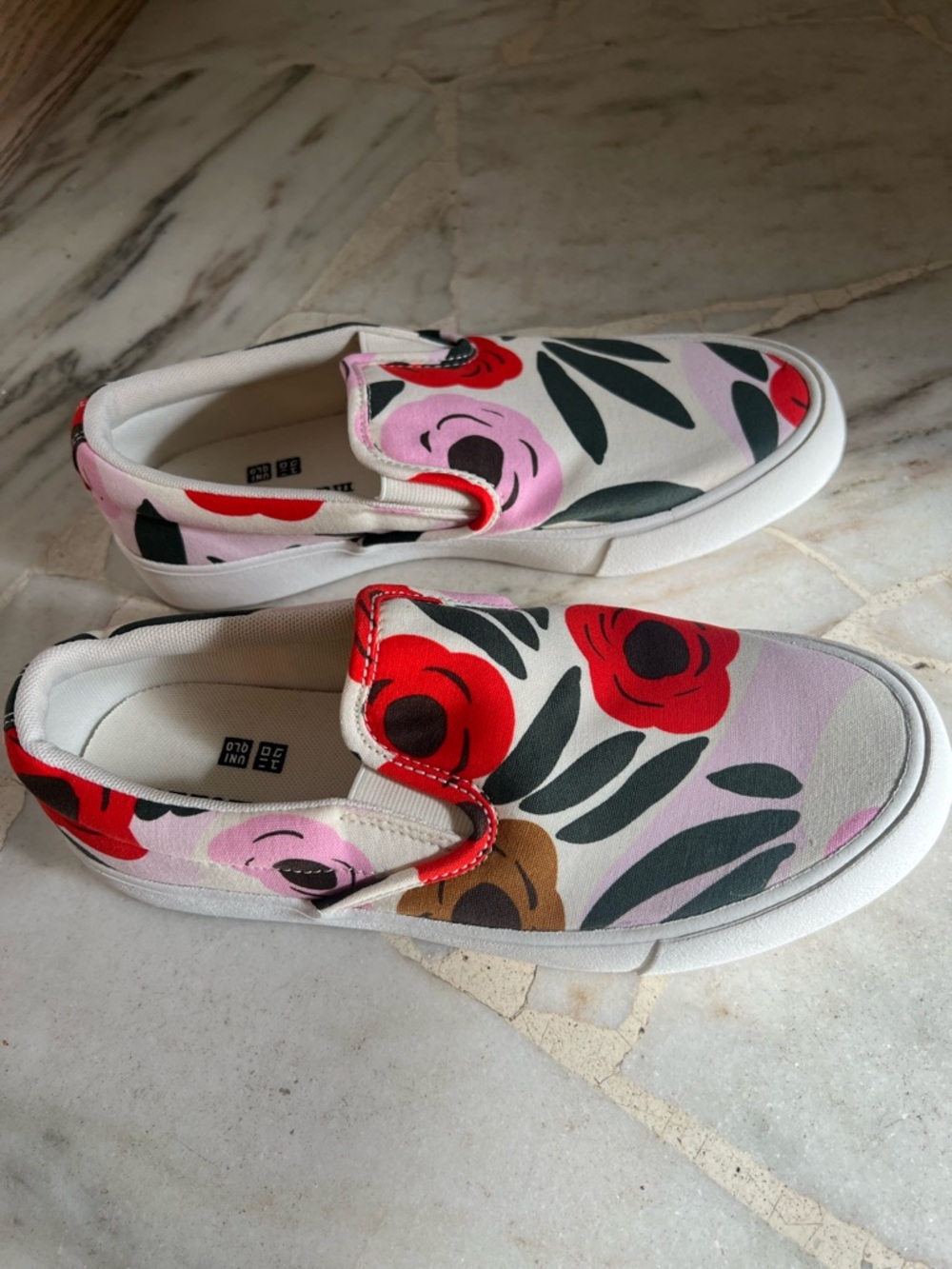 NWOT Marimekko Uniqlo collab, slip on floral print sneakers size 39